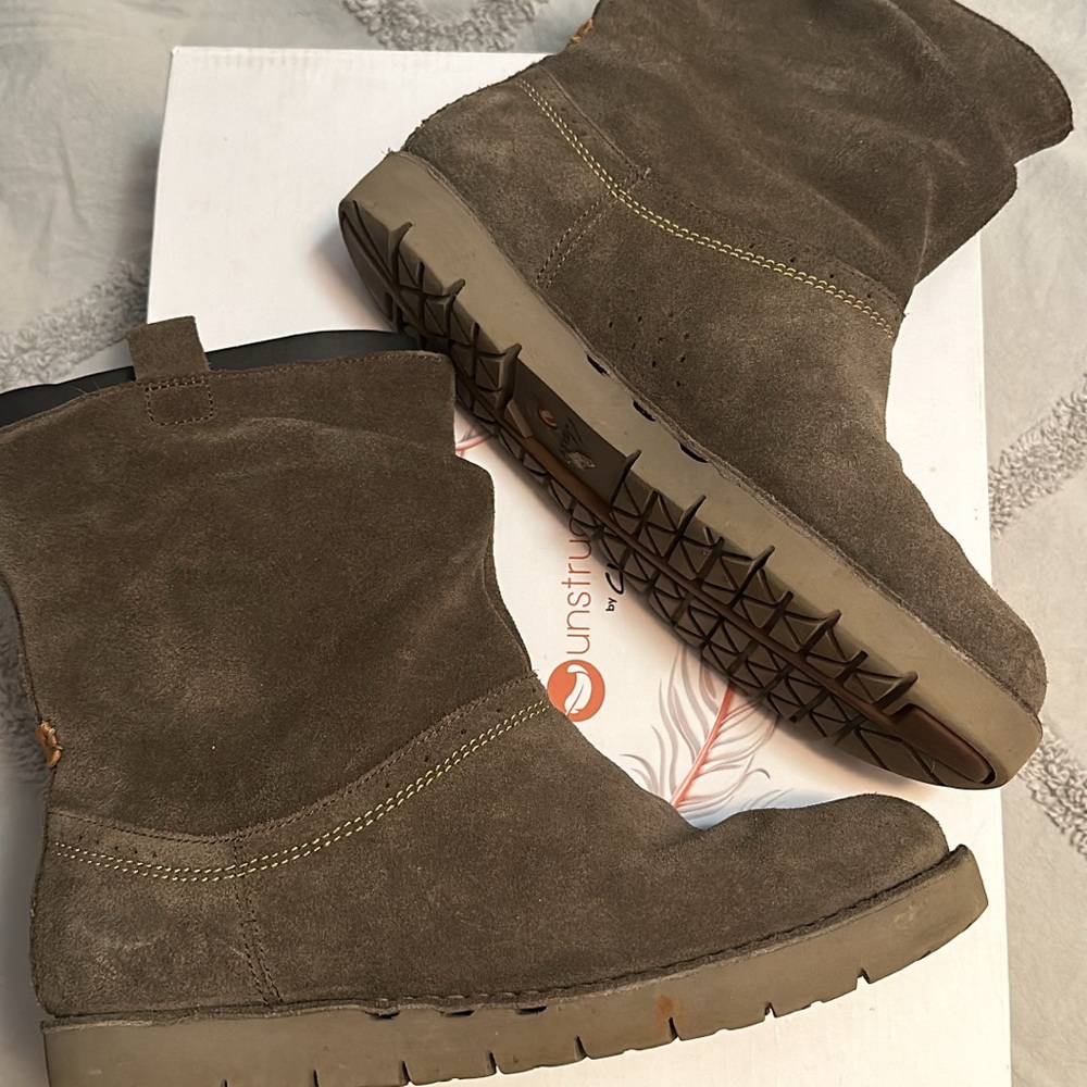 Unstructured by Clarks pull on slouch boot